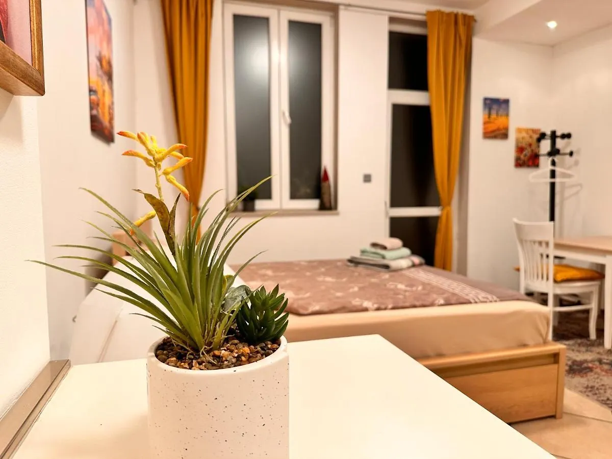 Apartamento Private Studio Center Opera And Nevski Cathedral Sófia Bulgária